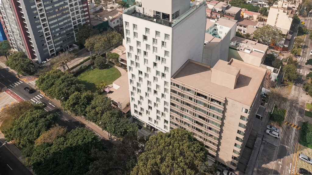 Hotel Dazzler San Isidro