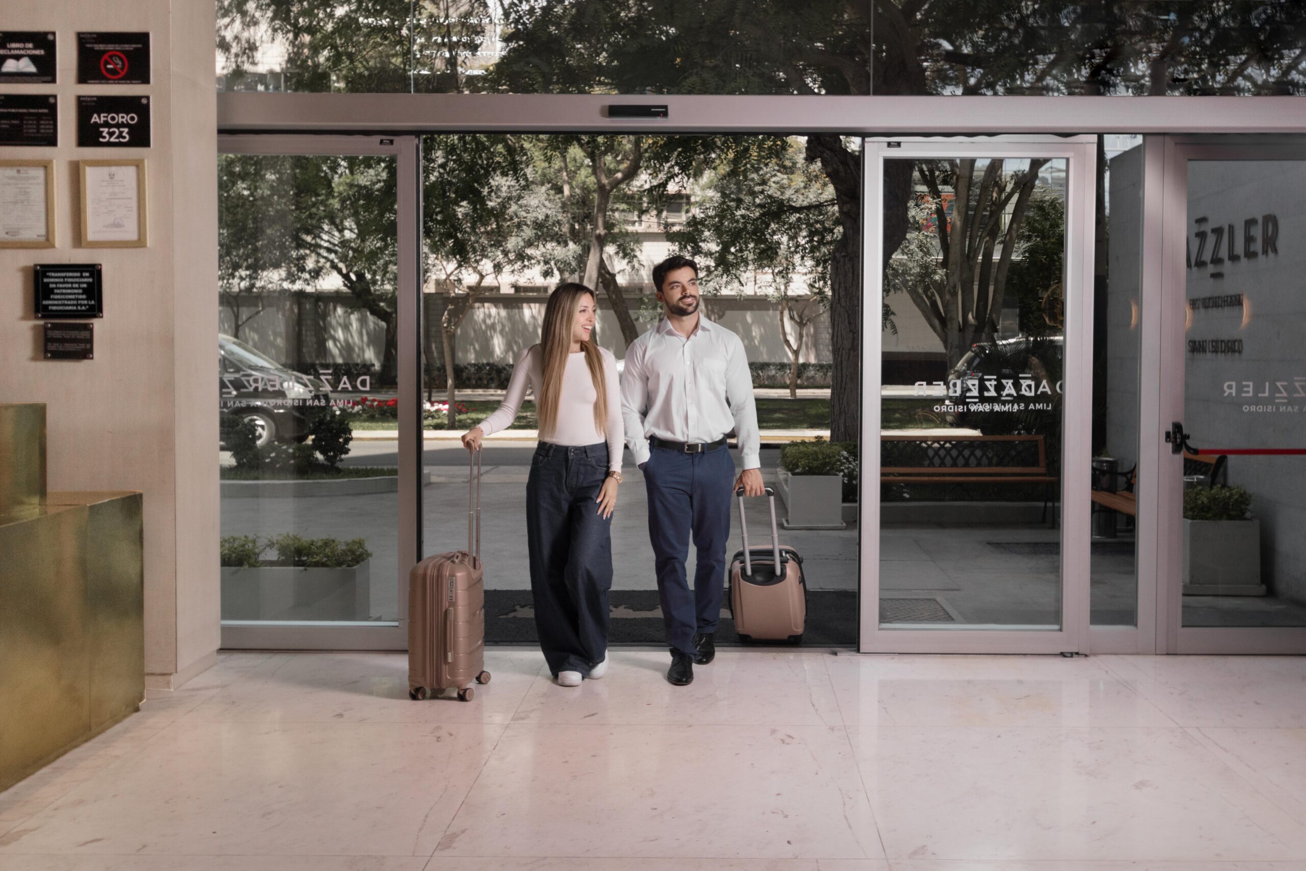 Lobby y áreas comunes de Dazzler San Isidro